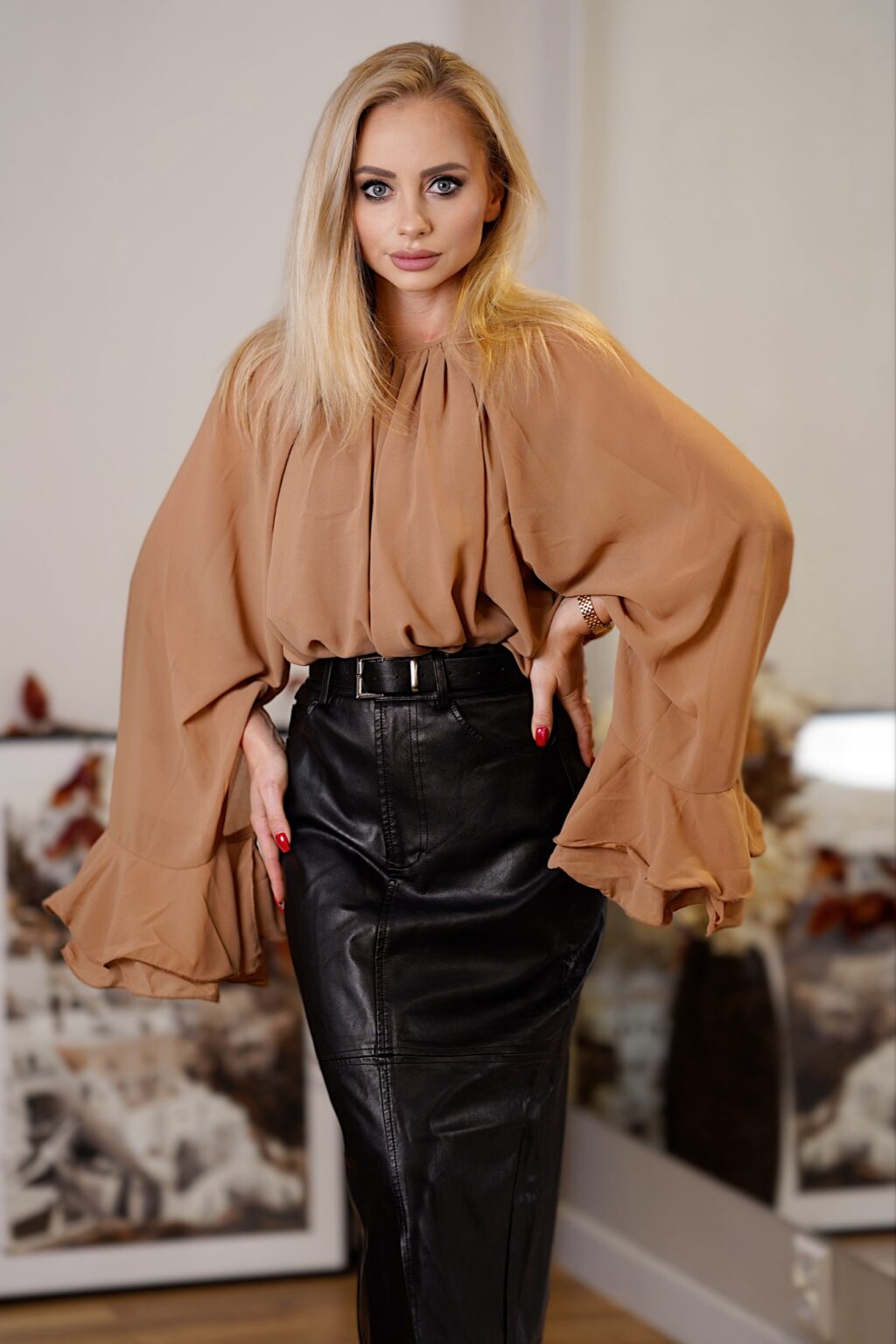 Bluzka z szerokimi rękawami | Romance Nude