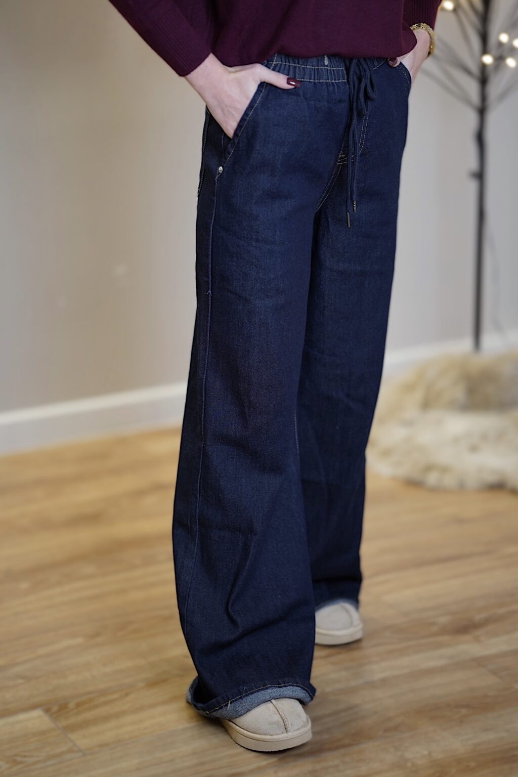 Granatowe spodnie jeansowe z wiązaniem CITY