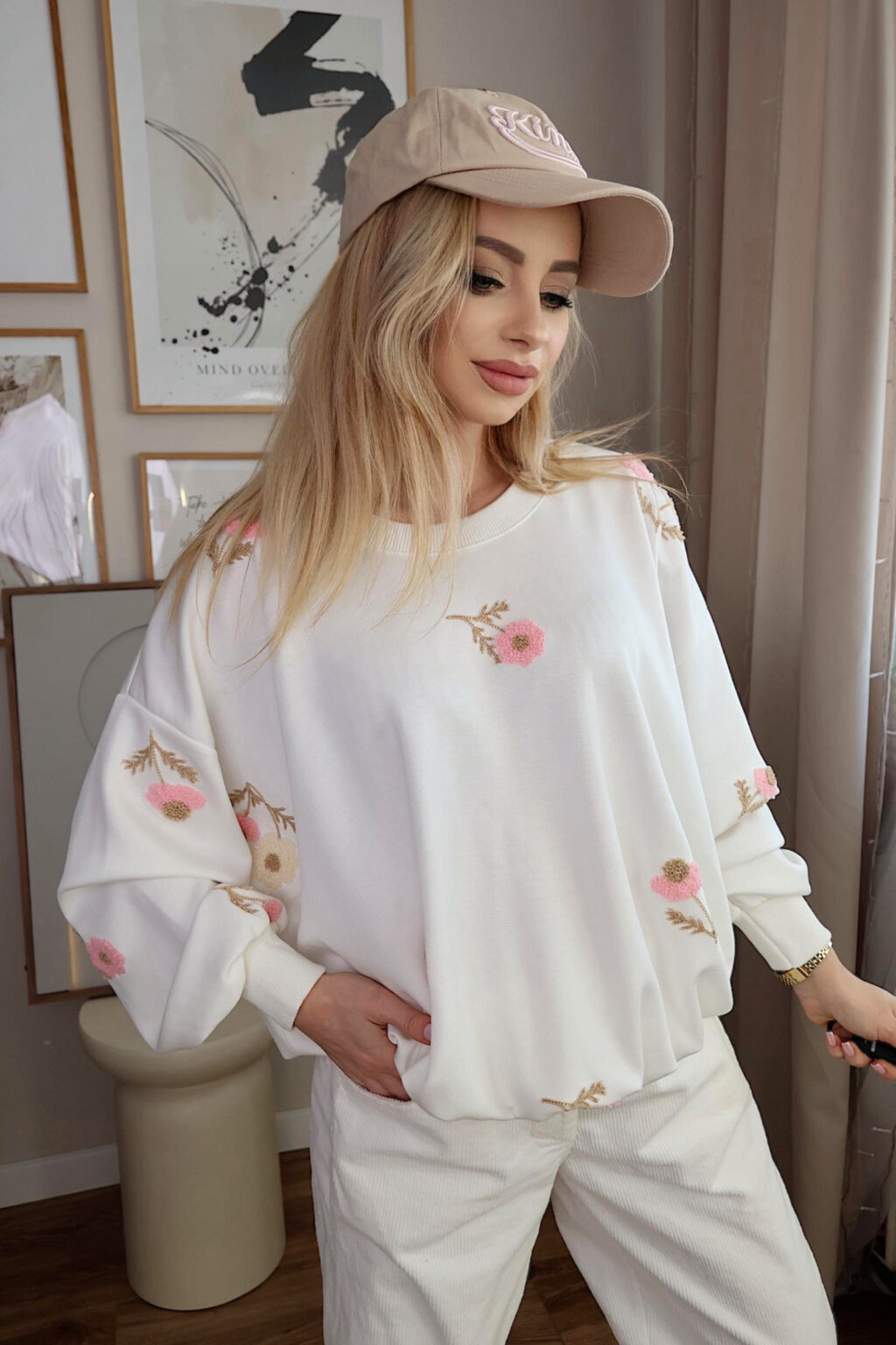 Bluza z haftowanymi kwiatami TORI