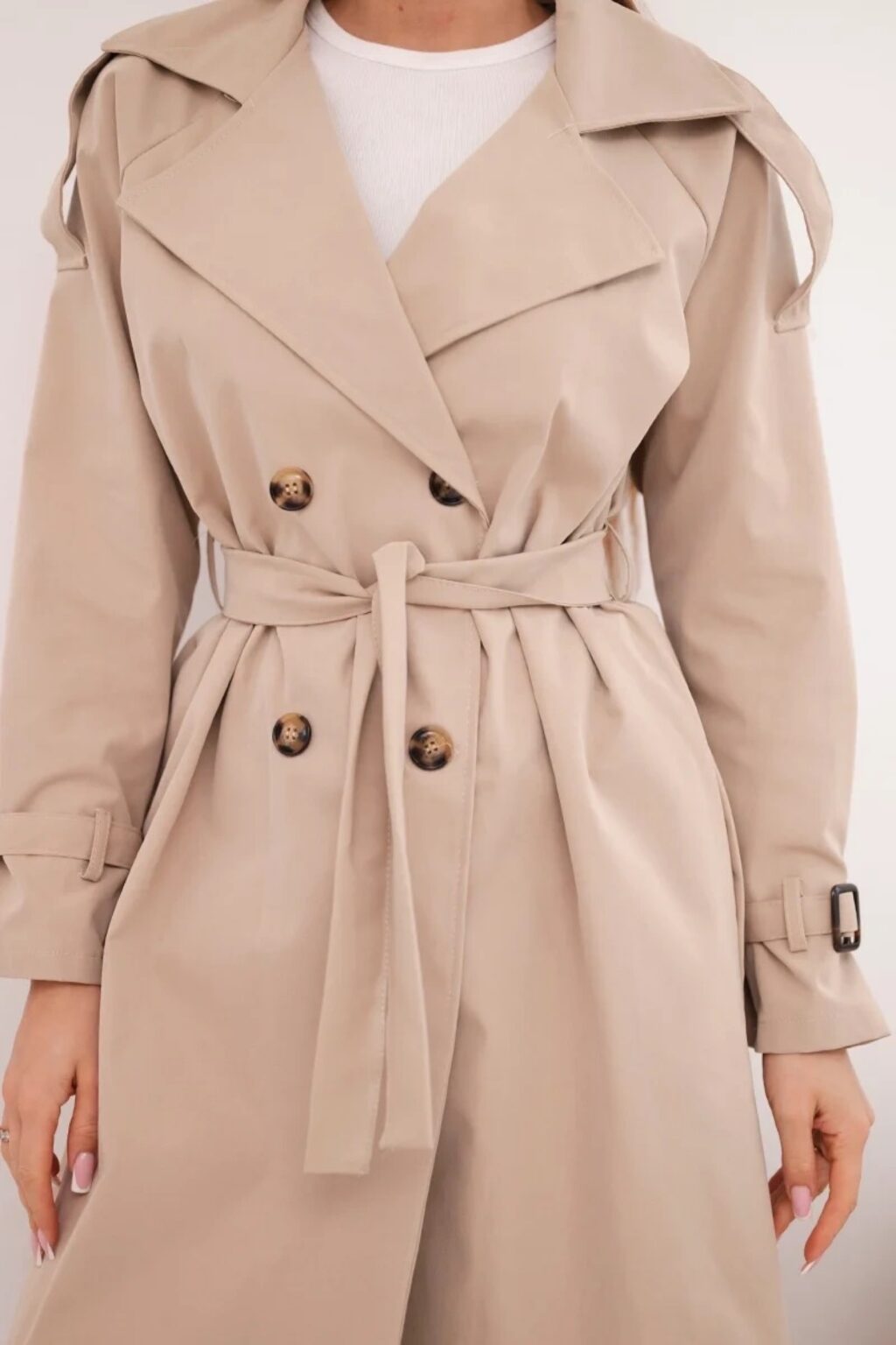 Wiosenny beżowy płaszcz TODAY