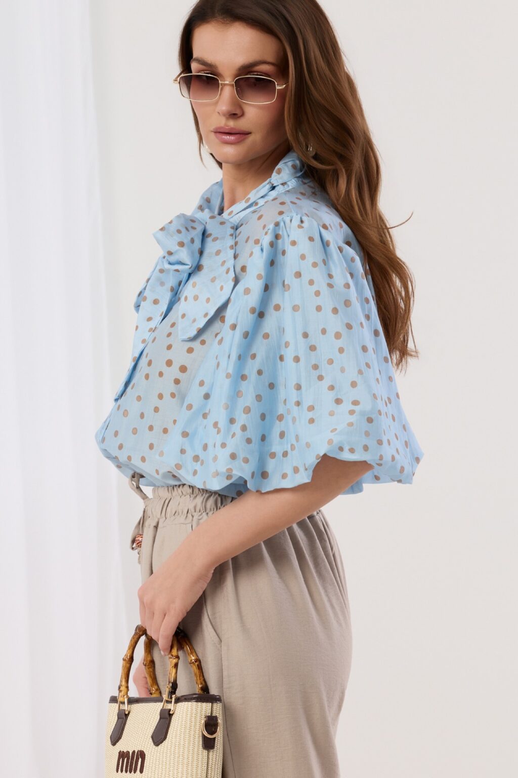 Koszula z wiązaniem w grochy Puffy dots | niebieski